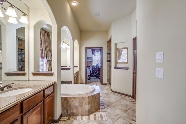 1302 Killian Drive, Mansfield, TX 76063