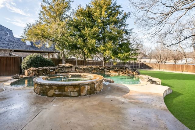 1302 Killian Drive, Mansfield, TX 76063