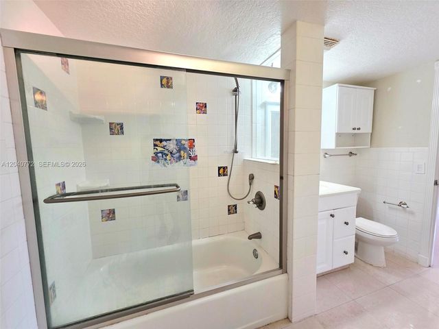 1400 NE 57th Court 202, Fort Lauderdale, FL 33334