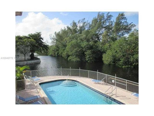 1400 NE 57th Court 202, Fort Lauderdale, FL 33334