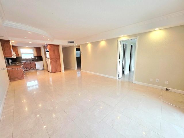 1400 NE 57th Court 202, Fort Lauderdale, FL 33334