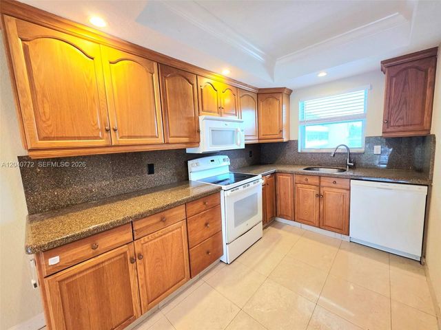 1400 NE 57th Court 202, Fort Lauderdale, FL 33334