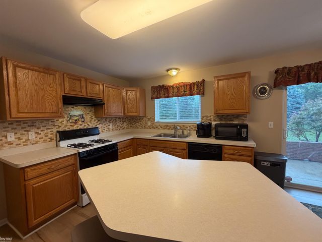 2295 Hidden Forest Drive, Grand Blanc Twp, MI 48439