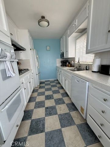 17614 Posetano Road, Los Angeles, CA 90272