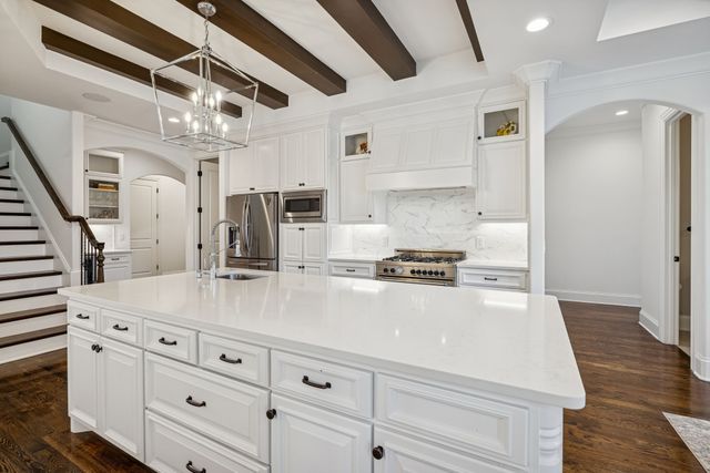 2152 Hartland Rd, Franklin, TN 37069