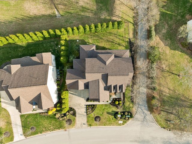 2152 Hartland Rd, Franklin, TN 37069