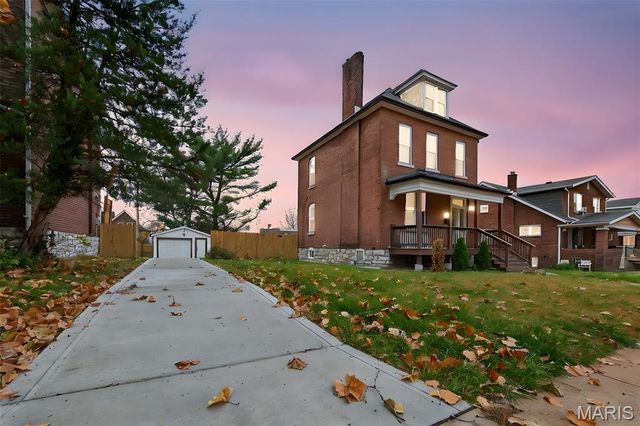 6206 Victoria Avenue, St Louis, MO 63139