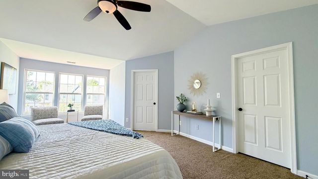 7006 ROGUE FOREST LN, Gainesville, VA 20155