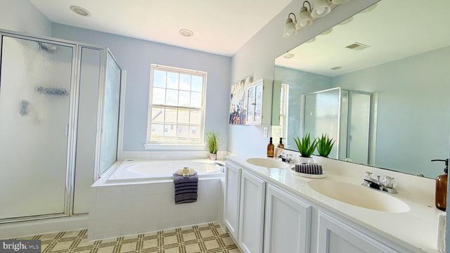 7006 ROGUE FOREST LN, Gainesville, VA 20155