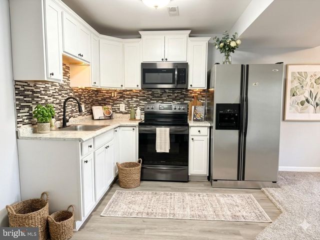 7006 ROGUE FOREST LN, Gainesville, VA 20155