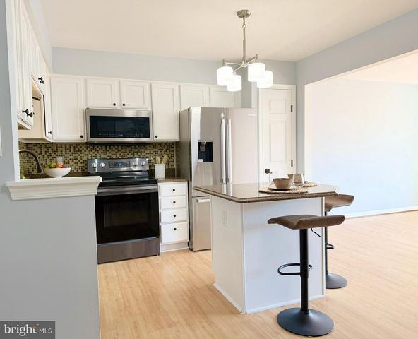 7006 ROGUE FOREST LN, Gainesville, VA 20155