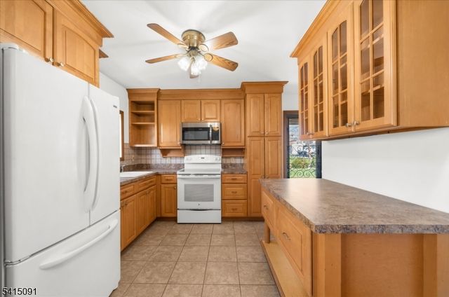 903 4Th Ave, Alpha Boro, NJ 08865