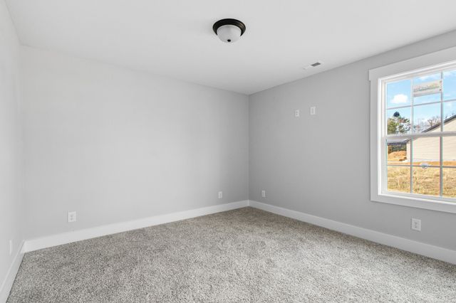 1302 Isaiah Dr, Clarksville, TN 37042