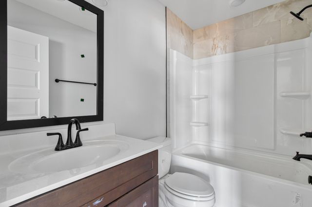 1302 Isaiah Dr, Clarksville, TN 37042