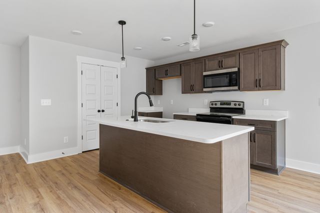 1302 Isaiah Dr, Clarksville, TN 37042