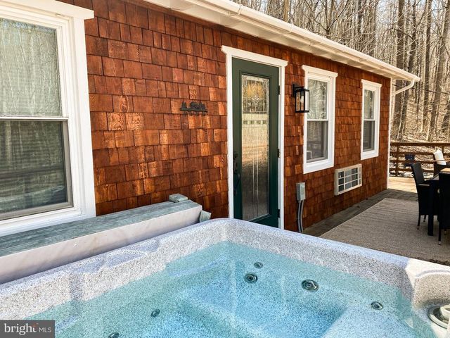 1434 BULL YEARLING RD, Stanardsville, VA 22973
