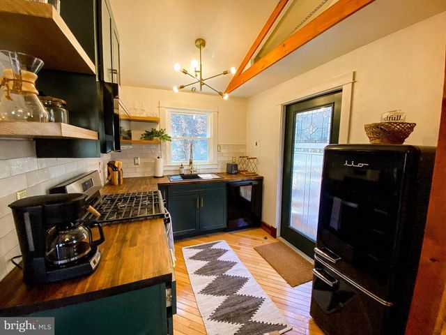 1434 BULL YEARLING RD, Stanardsville, VA 22973