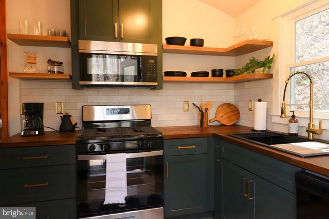 1434 BULL YEARLING RD, Stanardsville, VA 22973
