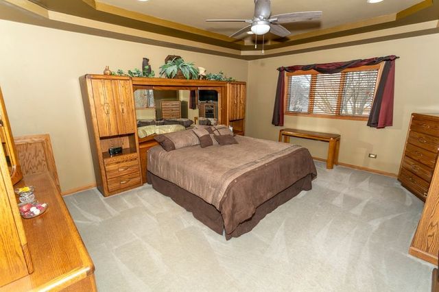 902 Somerset Drive, Carol Stream, IL 60188