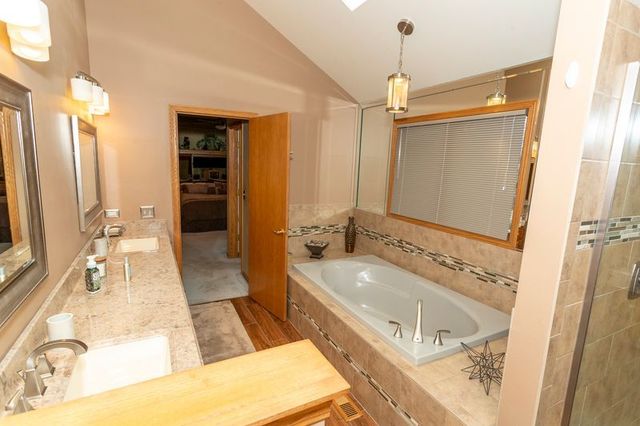 902 Somerset Drive, Carol Stream, IL 60188
