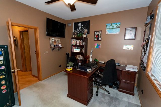 902 Somerset Drive, Carol Stream, IL 60188