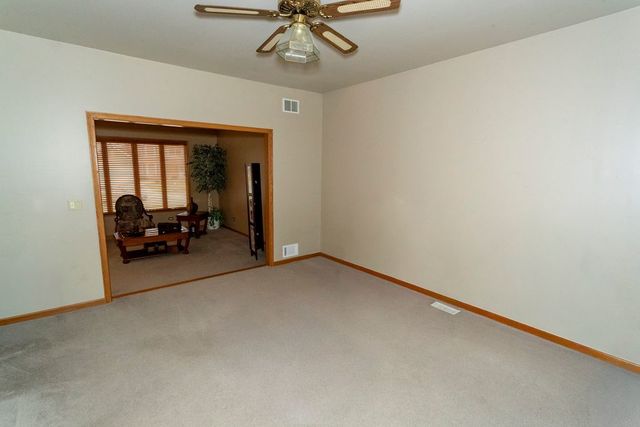 902 Somerset Drive, Carol Stream, IL 60188