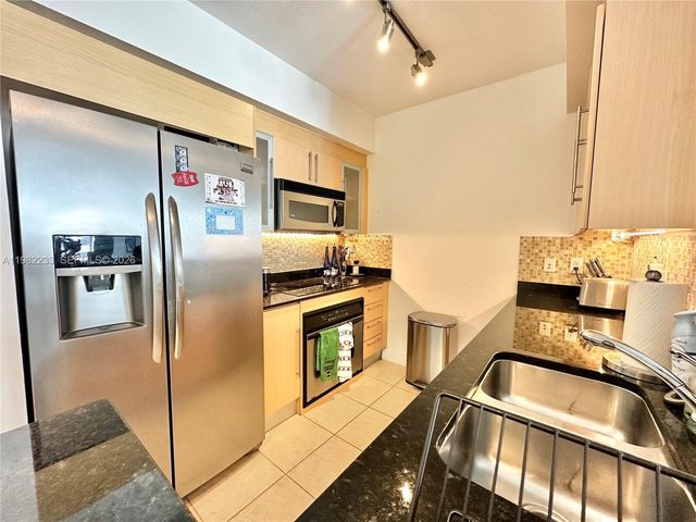 335 S Biscayne Blvd 2702, Miami, FL 33131