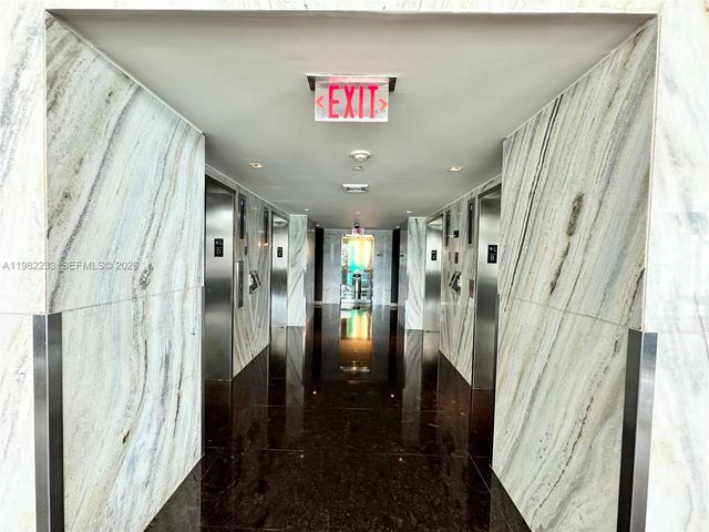 335 S Biscayne Blvd 2702, Miami, FL 33131