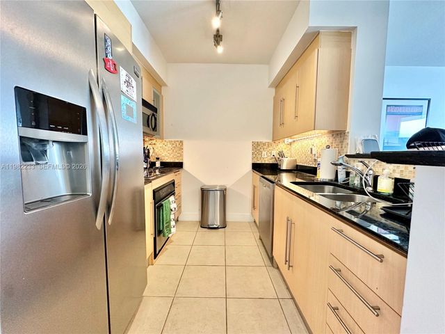 335 S Biscayne Blvd 2702, Miami, FL 33131