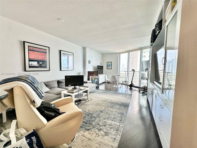 335 S Biscayne Blvd 2702, Miami, FL 33131