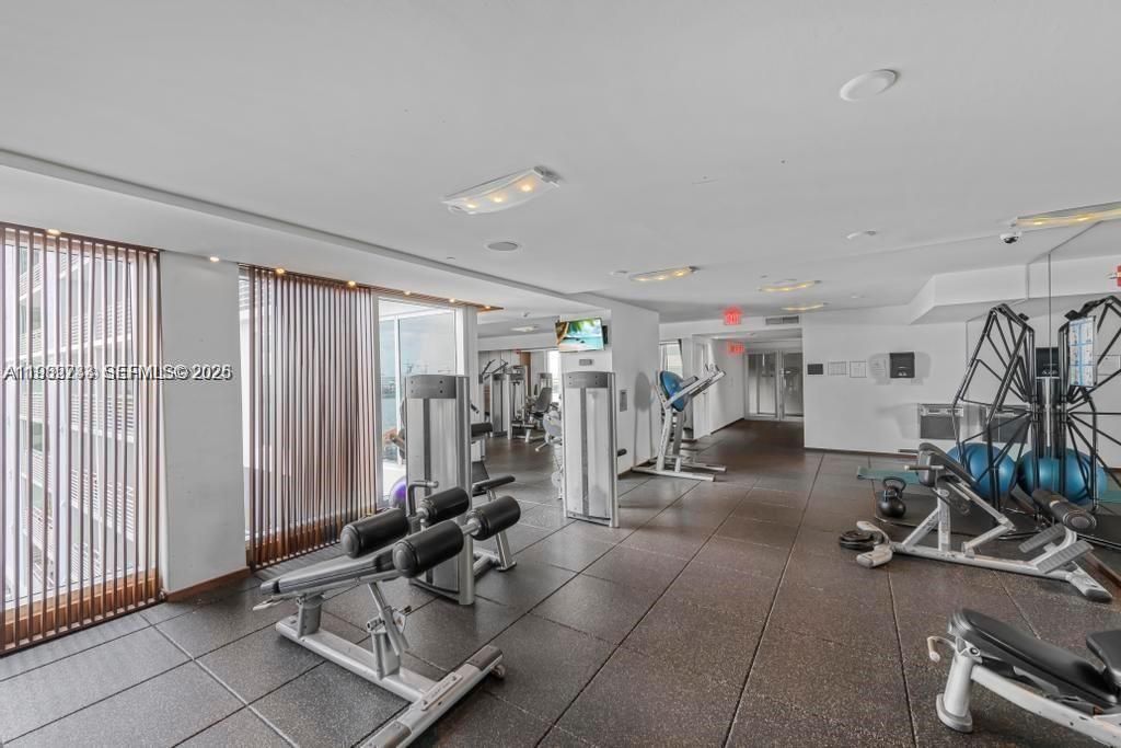 Image 20 of property listing at 335 S Biscayne Blvd 2702, Miami, FL 33131