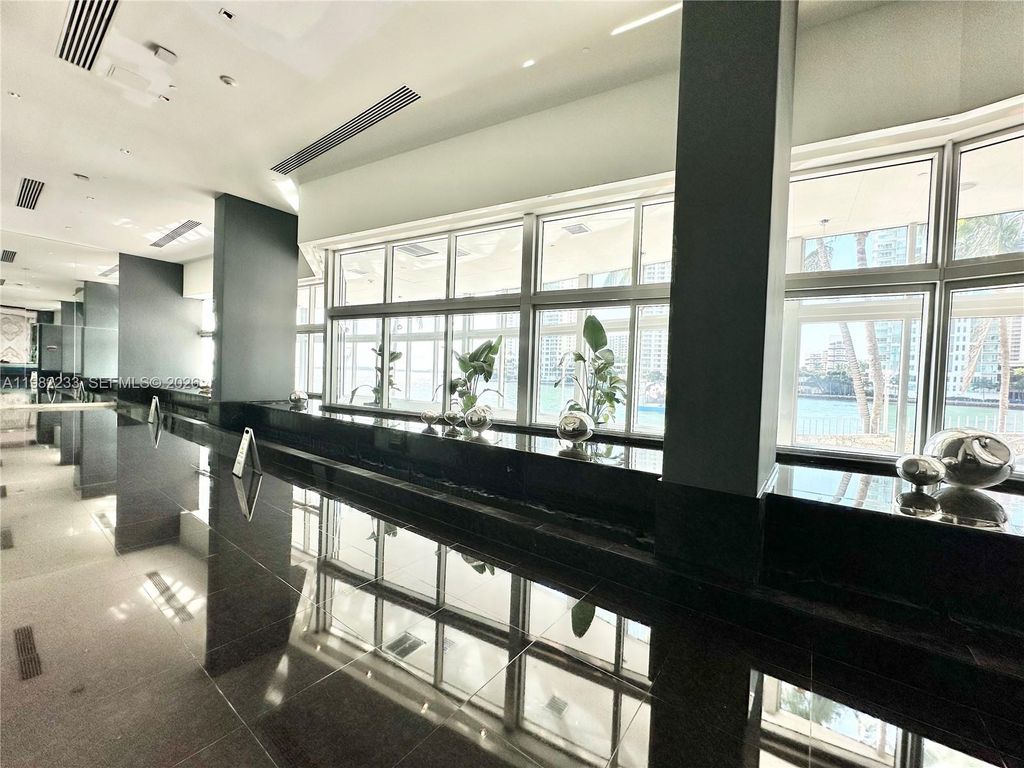 Image 22 of property listing at 335 S Biscayne Blvd 2702, Miami, FL 33131