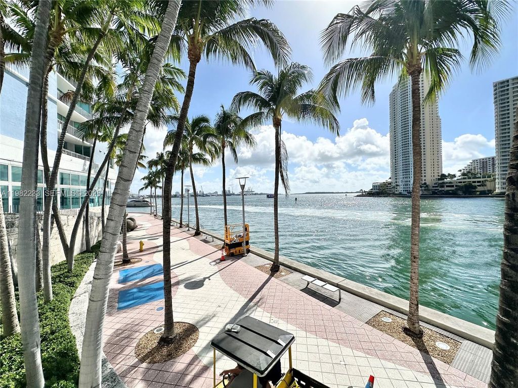 Image 28 of property listing at 335 S Biscayne Blvd 2702, Miami, FL 33131