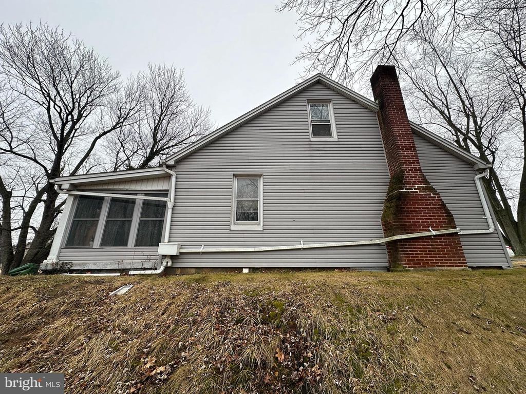 Image 11 of property listing at 4811 CHURCH ROAD, Chambersburg, PA 17202