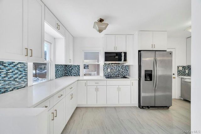 627 10th Avenue, New Hyde Park, NY 11040