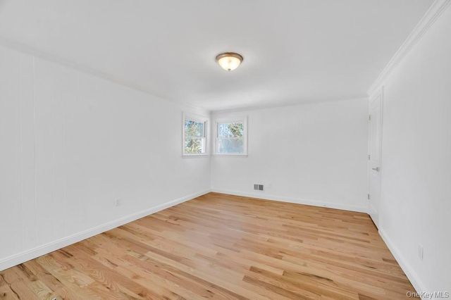 627 10th Avenue, New Hyde Park, NY 11040