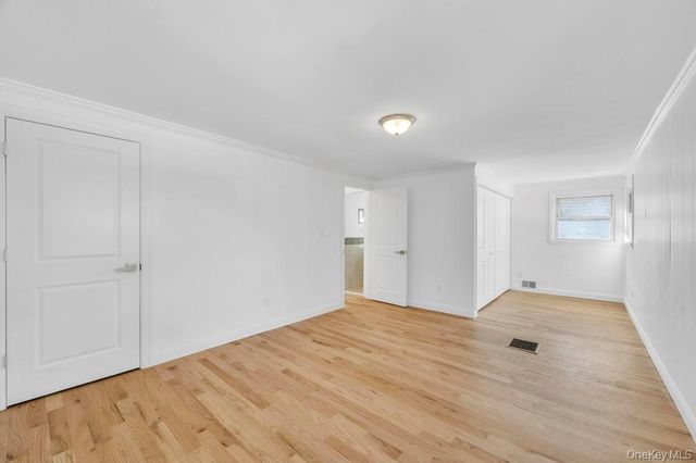 627 10th Avenue, New Hyde Park, NY 11040