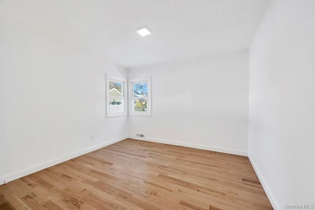 627 10th Avenue, New Hyde Park, NY 11040