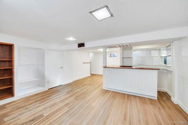 627 10th Avenue, New Hyde Park, NY 11040