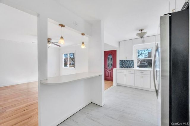 627 10th Avenue, New Hyde Park, NY 11040