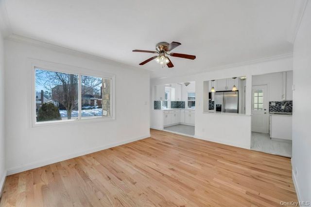 627 10th Avenue, New Hyde Park, NY 11040