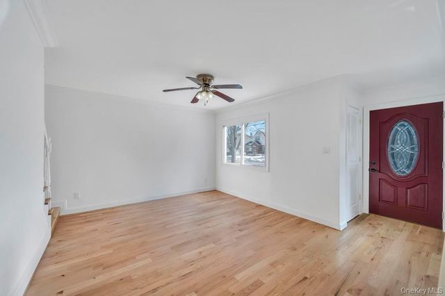 627 10th Avenue, New Hyde Park, NY 11040