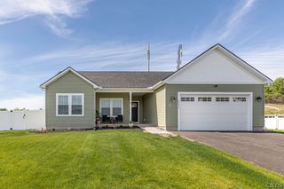5986 Paradise Circle, Camillus, NY 13209
