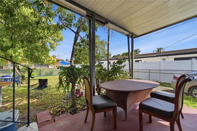 831 NW 34th Ave, Miami, FL 33125