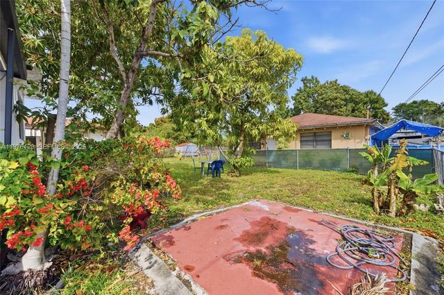 831 NW 34th Ave, Miami, FL 33125