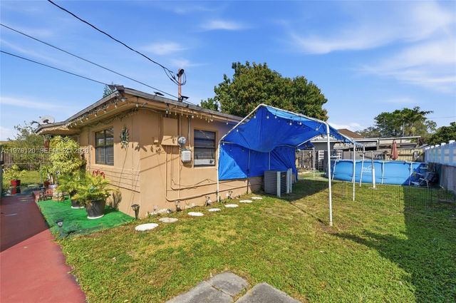 831 NW 34th Ave, Miami, FL 33125