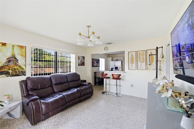 831 NW 34th Ave, Miami, FL 33125