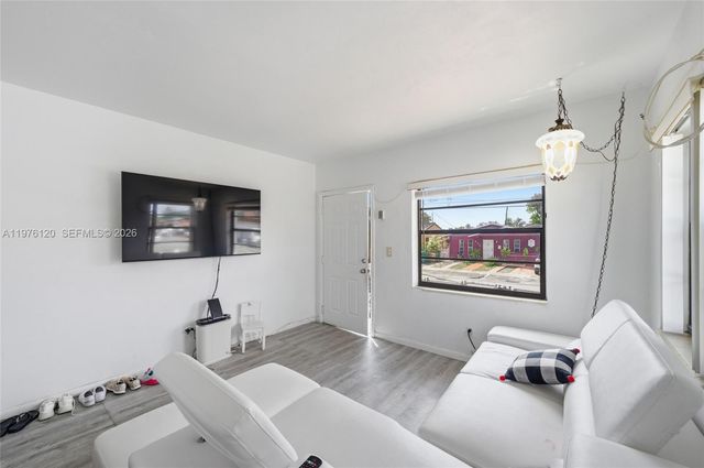 831 NW 34th Ave, Miami, FL 33125