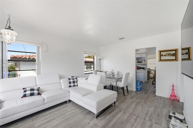 831 NW 34th Ave, Miami, FL 33125