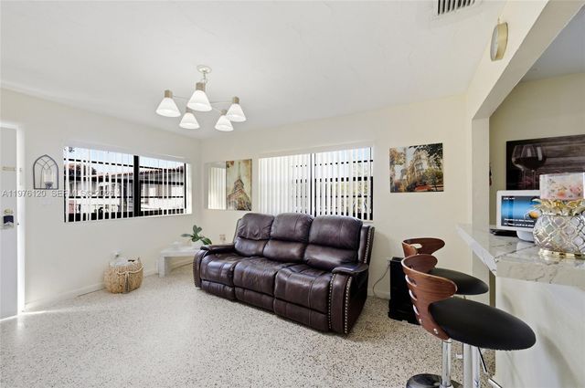 831 NW 34th Ave, Miami, FL 33125